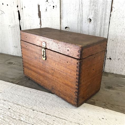 Wooden Dovetail Tool Box 